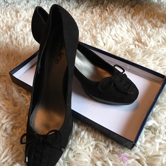 Coach & Four 3 inch Heels - Picture 5 of 6